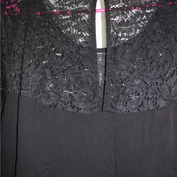 Torrid: Lace long sleeved jumpsuit with heart shaped neckline - Picture 6 of 10